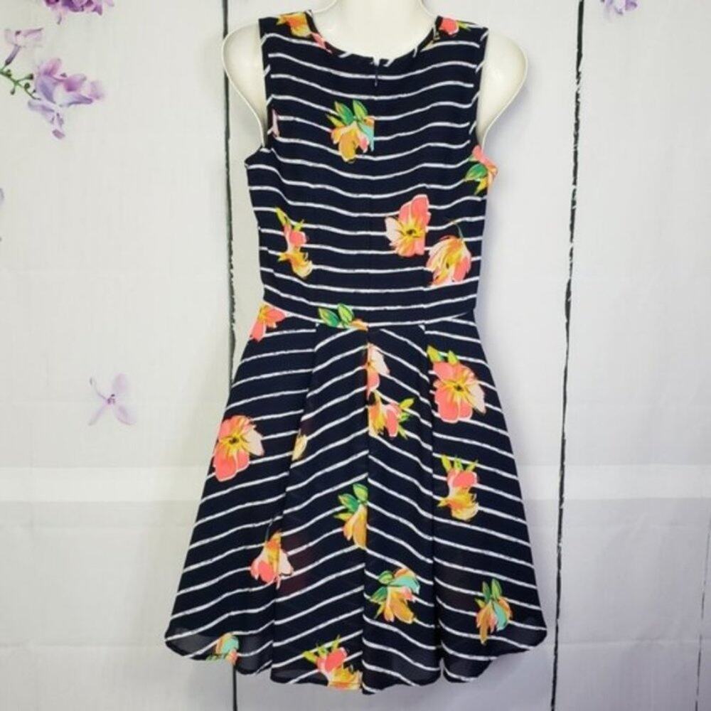 Maison Jules Fit & Flare Floral Striped Skater Sleeveless Dress S - Picture 3 of 7